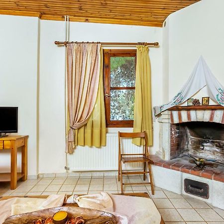 Xenios Loutra Village Karnagio Екстер'єр фото