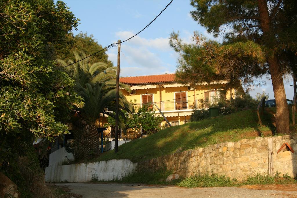 Xenios Loutra Village Karnagio Екстер'єр фото