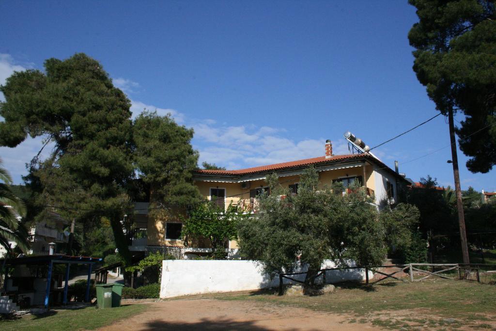 Xenios Loutra Village Karnagio Екстер'єр фото