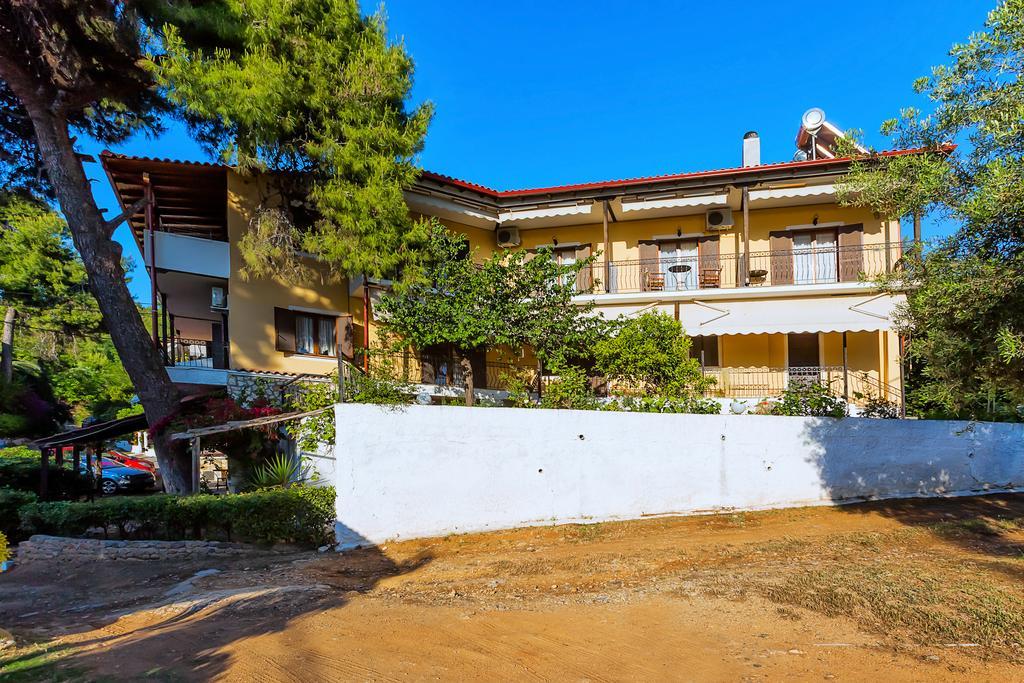 Xenios Loutra Village Karnagio Екстер'єр фото