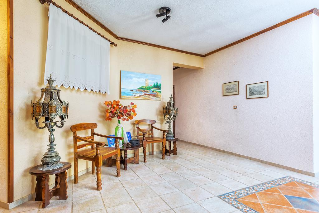 Xenios Loutra Village Karnagio Екстер'єр фото