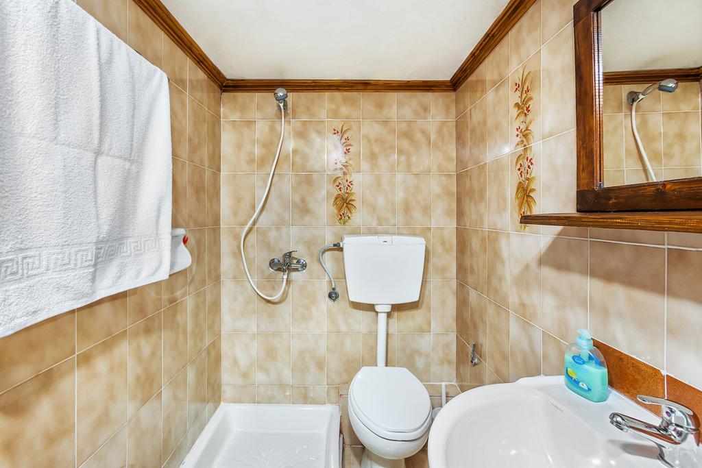 Xenios Loutra Village Karnagio Екстер'єр фото