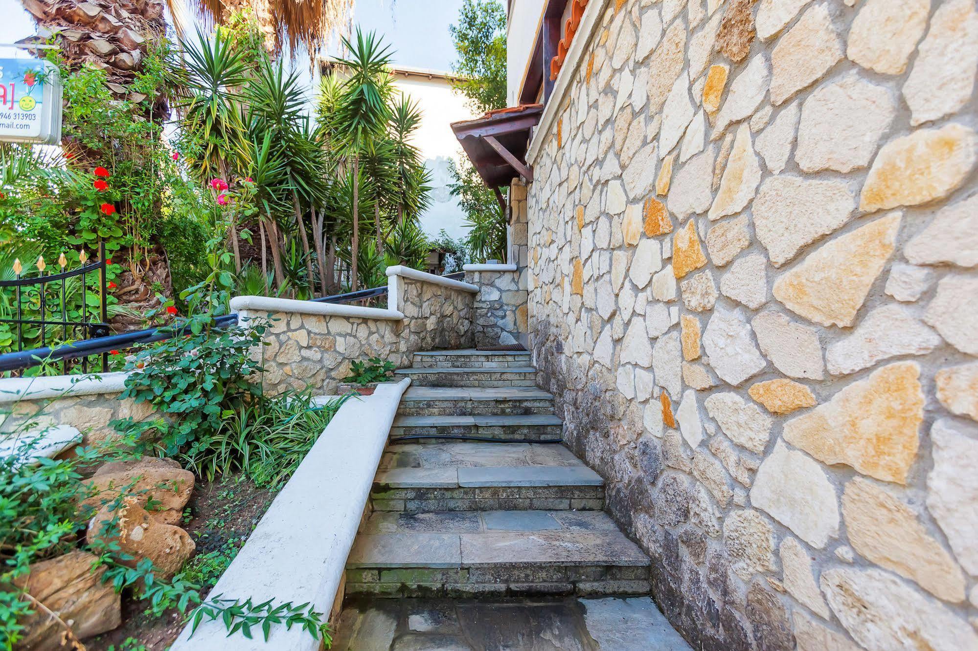 Xenios Loutra Village Karnagio Екстер'єр фото