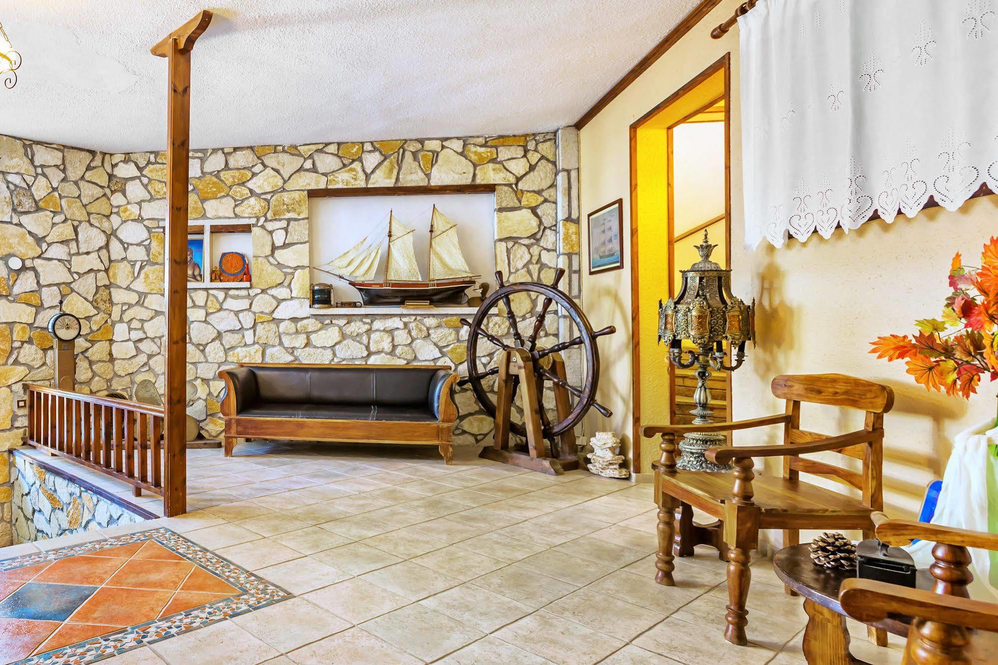 Xenios Loutra Village Karnagio Екстер'єр фото